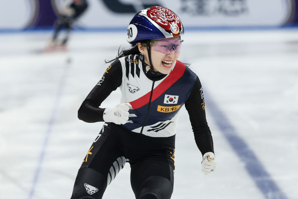 Choi (KOR) & Velzeboer (NED) remind world of champion status on dramatic day in Beijing