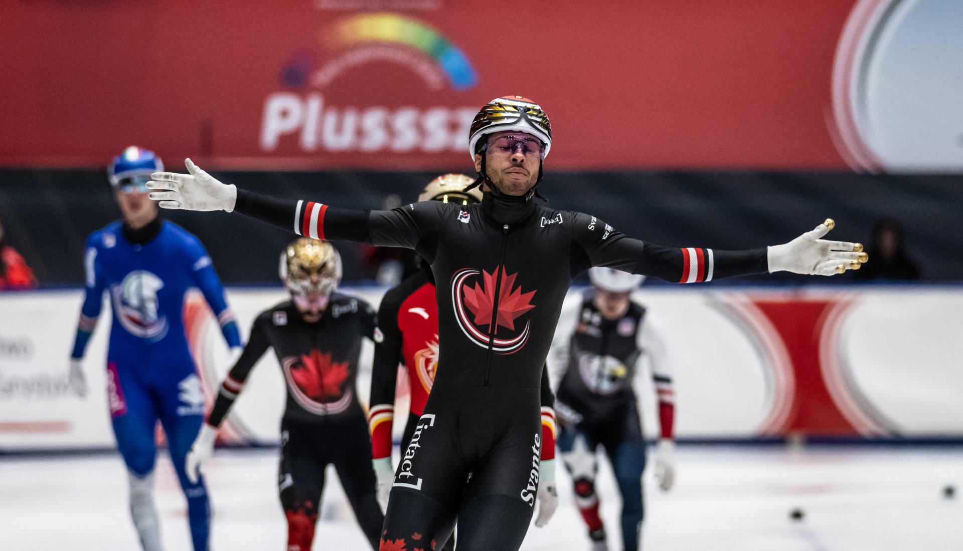 Dandjinou continues winning streak with double Gdansk gold