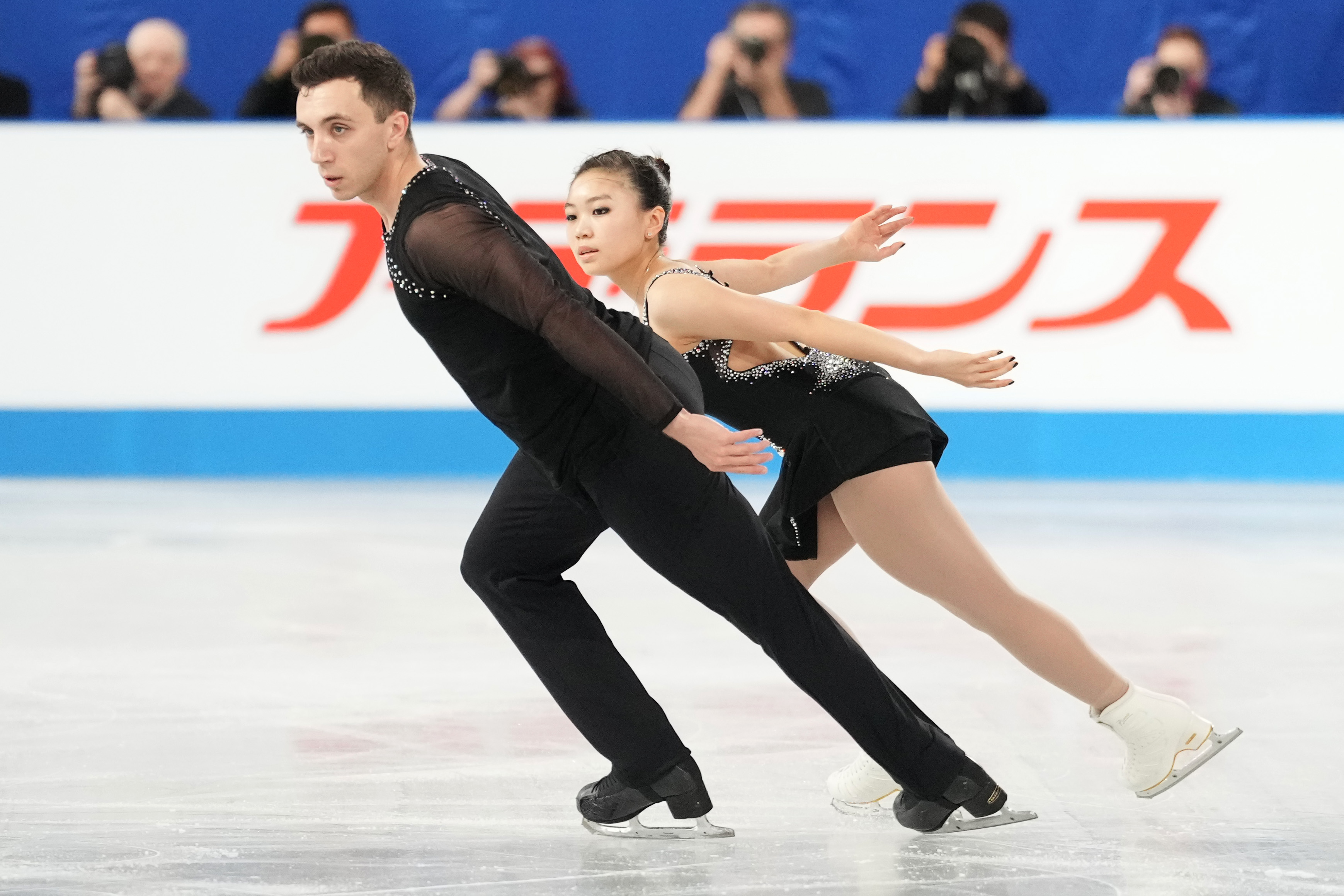 趣味 International FIGURE SKATING OCTOBER2012 cropped_image_l.jpg