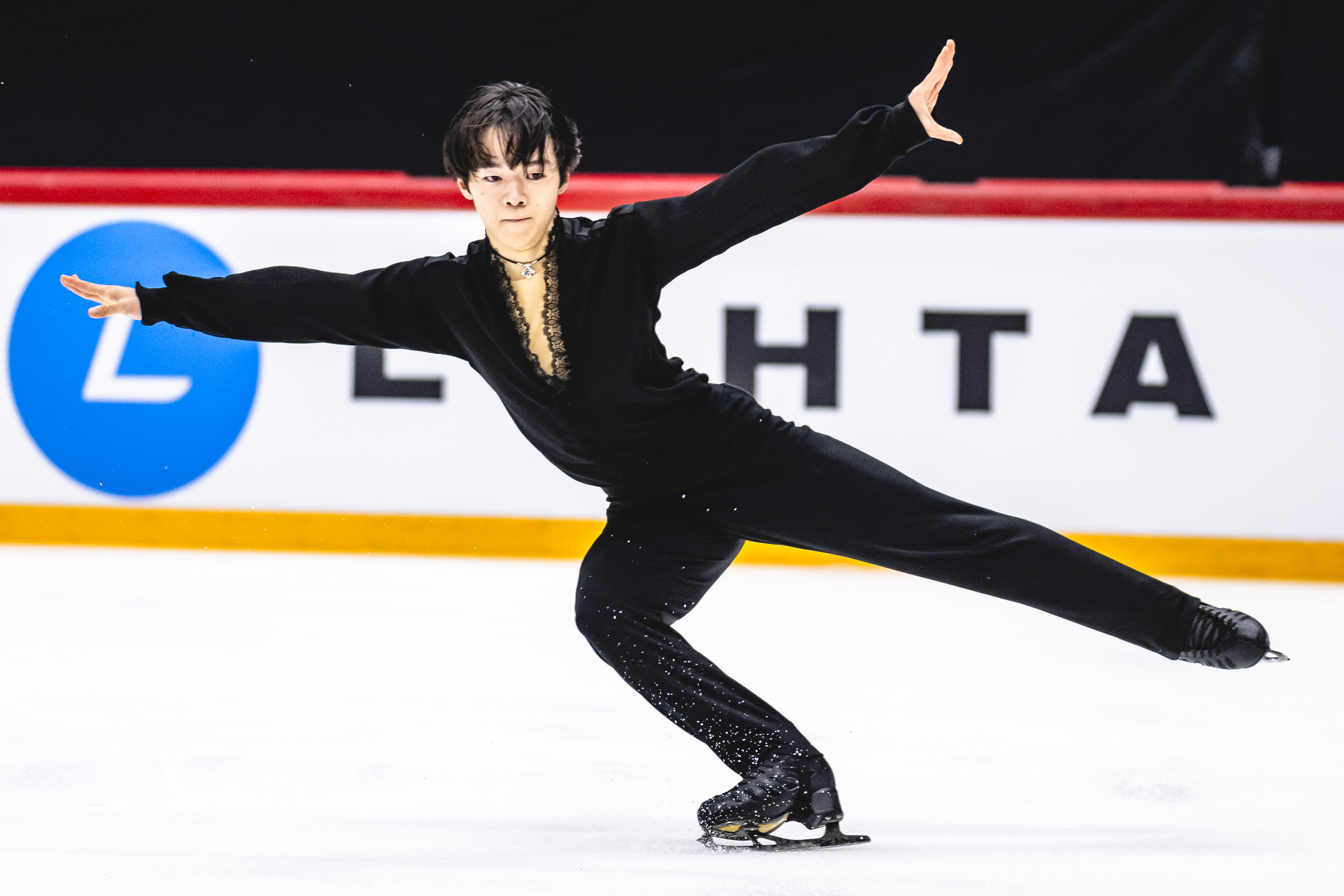 Yuma Kagiyama (JPN) soars to gold in Helsinki and secures spot in Grand Prix Final 