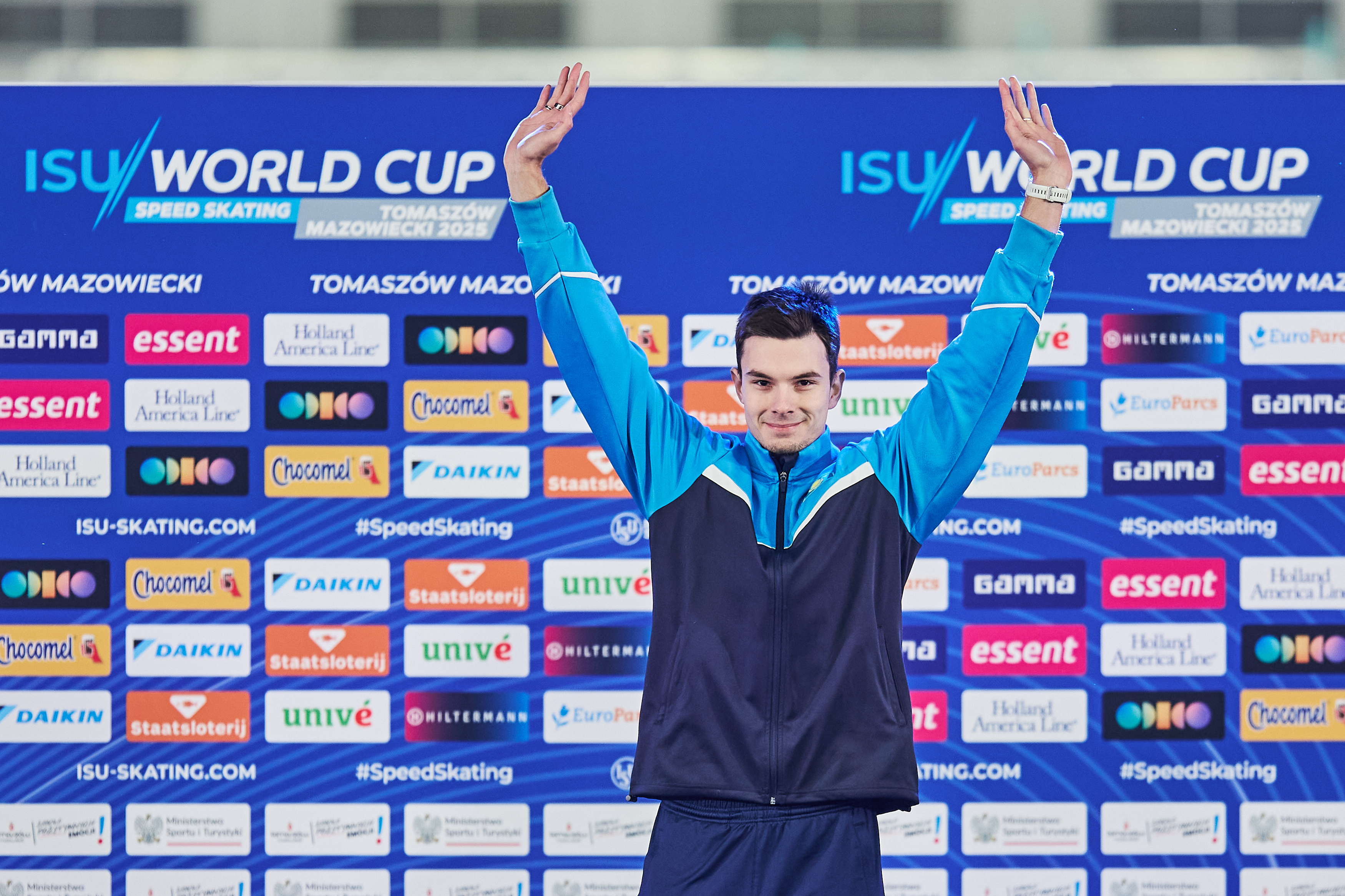 Koshkin (KAZ) goes from B Division to World Cup 500m gold in two days  