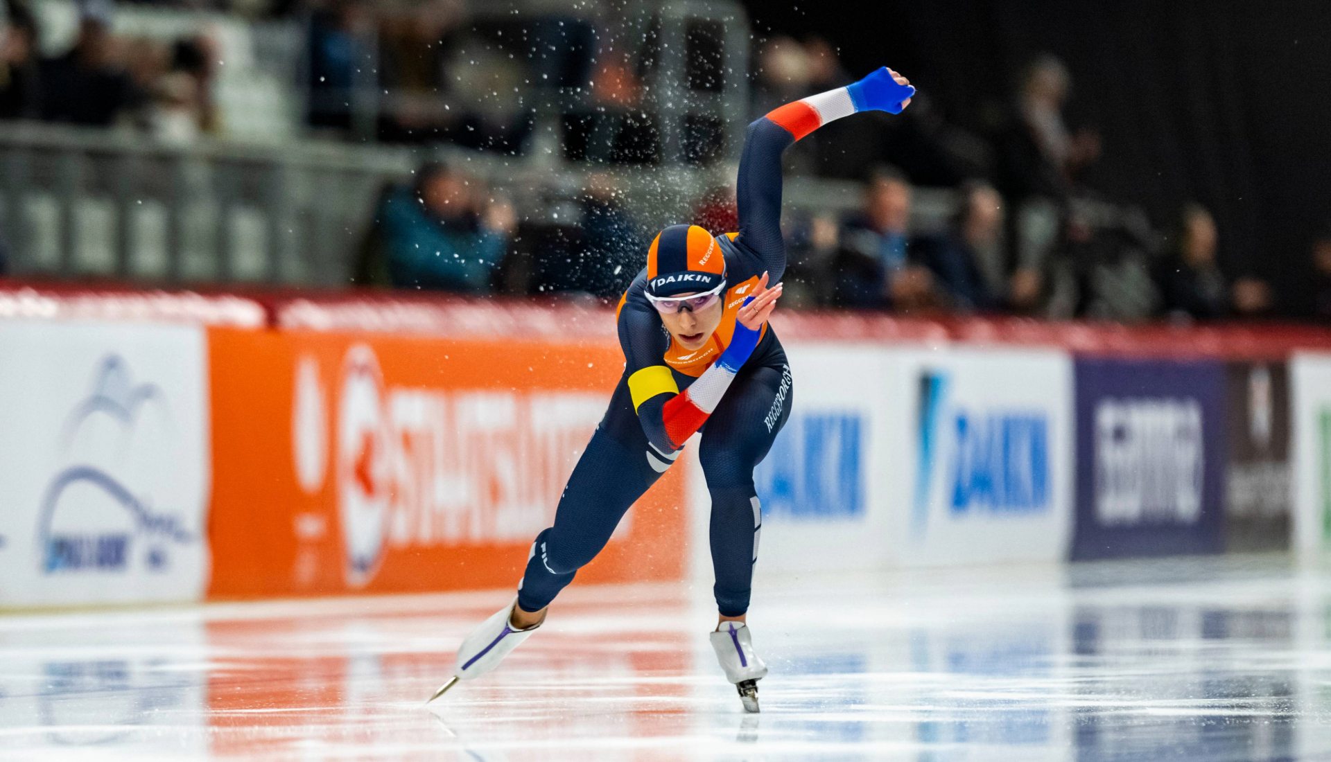 Kok keeps up winning ways as Takagi seizes 1500m Trophy in Inzell