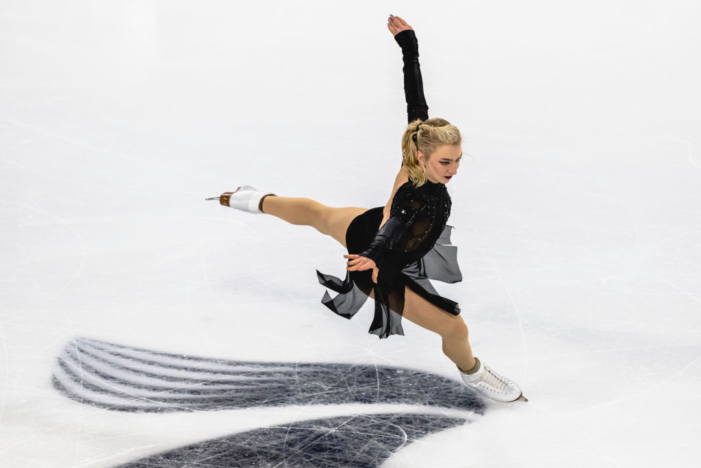Amber Glenn (USA) hits triple Axel to take Short Program lead at ISU Grand Prix de France
