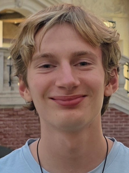 Evan NEUHAUS